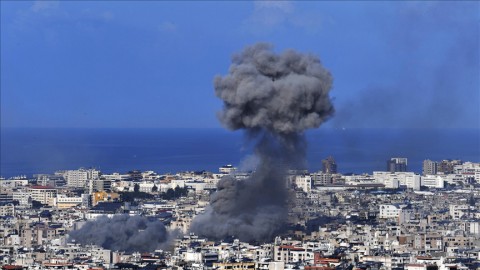 الجيش الإسرائيلي يشن غارة جوية على منطقة مجاورة لقصر الرئاسة بالعاصمة السورية دمشق.. ورسالة تهديد جديدة للشرع الجيش الإسرائيلي يشن غارة جوية على منطقة مجاورة لقصر الرئاسة بالعاصمة السورية دمشق.. ورسالة تهديد جديدة للشرع