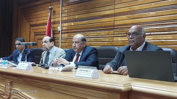 انعقاد اجتماع لجنة التاريخ والآثار بالمجلس الأعلى للثقافة في جامعة القاهرة انعقاد اجتماع لجنة التاريخ والآثار بالمجلس الأعلى للثقافة في جامعة القاهرة