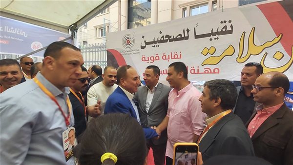 عبدالمحسن سلامة يسجل في كشوف عمومية الصحفيين عبدالمحسن سلامة يسجل في كشوف عمومية الصحفيين