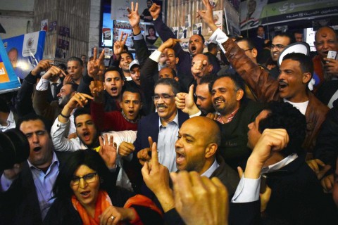 في معركة شهدت غمزا ولمزا وتنابزا .. الصحفيون المصريون ينتخبون نقيبا و6 أعضاء اليوم.. الحريات والمعتقلون والأجور أبرز التحديات في معركة شهدت غمزا ولمزا وتنابزا .. الصحفيون المصريون ينتخبون نقيبا و6 أعضاء اليوم.. الحريات والمعتقلون والأجور أبرز التحديات