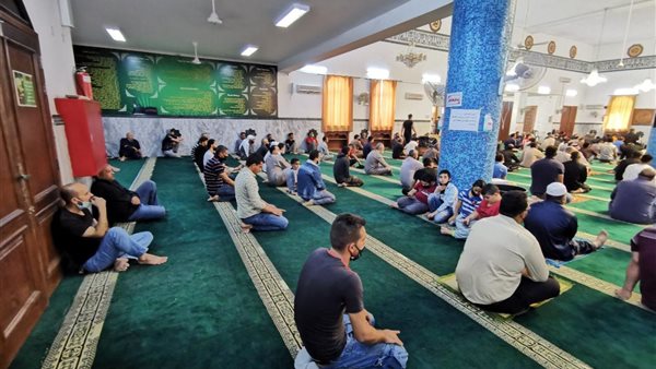 حكم إقامة صلاة الجمعة في الزوايا المتقاربة حكم إقامة صلاة الجمعة في الزوايا المتقاربة