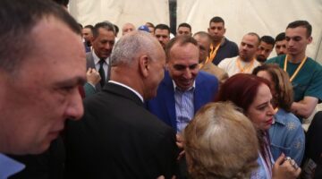 توافد الصحفيين على مقر النقابة للتصويت في كشوف الجمعية العمومية.. فيديو