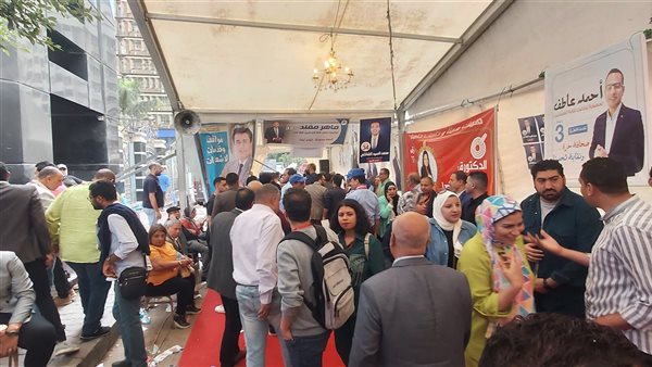 مد التسجيل بكشوف عمومية الصحفيين للثانية ظهرًا لعدم إكتمال النصاب القانوني مد التسجيل بكشوف عمومية الصحفيين للثانية ظهرًا لعدم إكتمال النصاب القانوني