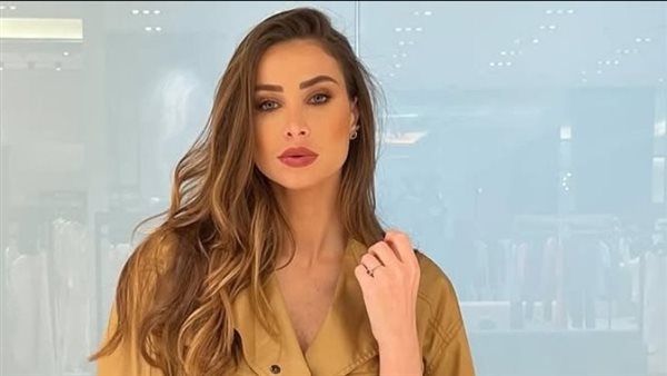 أنابيلا هلال تبرز نحافة خصرها بالهاي ويست أنابيلا هلال تبرز نحافة خصرها بالهاي ويست