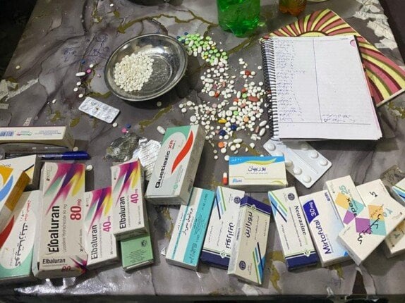 «أدوية مخدرة ونفايات خطرة».. ضبط 5 مراكز لعلاج الإدمان غير مرخصة بالفيوم «أدوية مخدرة ونفايات خطرة».. ضبط 5 مراكز لعلاج الإدمان غير مرخصة بالفيوم