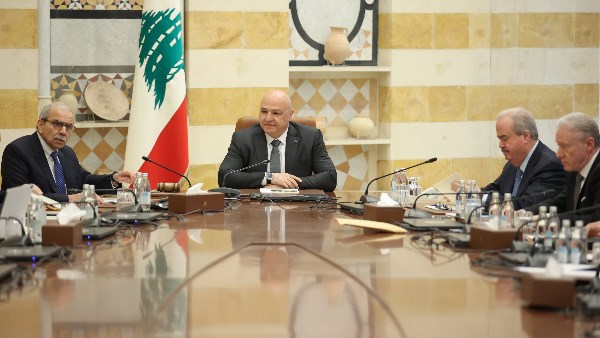 مجلس الدفاع في لبنان يحذر حماس من إطلاق الصواريخ نحو الأراضي المحتلة مجلس الدفاع في لبنان يحذر حماس من إطلاق الصواريخ نحو الأراضي المحتلة