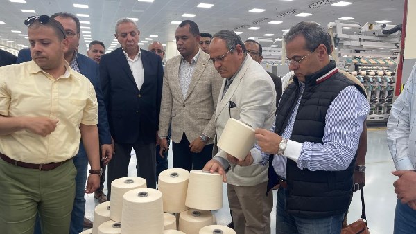 وزير زراعة مدغشقر: حريصون على نقل التجربة المصرية إلى بلادنا لتحقيق التنمية الشاملة وزير زراعة مدغشقر: حريصون على نقل التجربة المصرية إلى بلادنا لتحقيق التنمية الشاملة