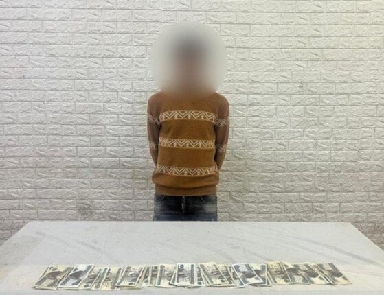 حقيقة مقطع فيديو متداول لأحد الأشخاص متهم بسرقة مبلغ مالي من محل بالقاهرة حقيقة مقطع فيديو متداول لأحد الأشخاص متهم بسرقة مبلغ مالي من محل بالقاهرة