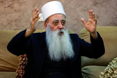 رغم تنديد دروز سوريا.. موفق طريف يشكر نتنياهو ويشيد بانتهاكات إسرائيل لسيادة دمشق رغم تنديد دروز سوريا.. موفق طريف يشكر نتنياهو ويشيد بانتهاكات إسرائيل لسيادة دمشق