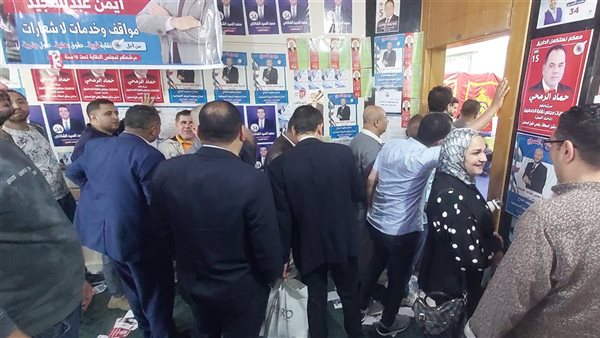 زحام أمام اللجان.. إقبال من الصحفيين في انتخابات التجديد النصفي للإدلاء بأصواتهم زحام أمام اللجان.. إقبال من الصحفيين في انتخابات التجديد النصفي للإدلاء بأصواتهم