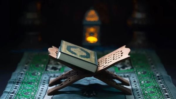 هل يجوز حرق أوراق المصحف التالف بسبب تعذر القراءة منها؟.. الإفتاء تجيب هل يجوز حرق أوراق المصحف التالف بسبب تعذر القراءة منها؟.. الإفتاء تجيب