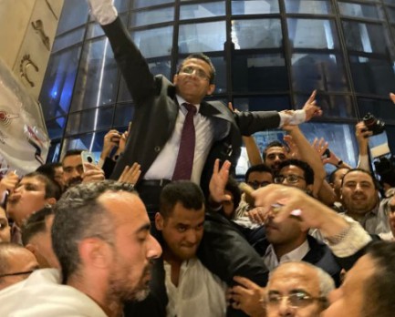 خالد البلشي نقيبا الصحفيين المصريين لفترة ثانية خالد البلشي نقيبا الصحفيين المصريين لفترة ثانية