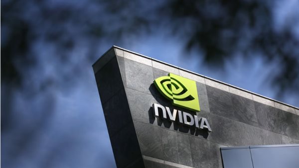 إنفيديا ترفع مرتب رئيسها بنسبة 50% إنفيديا ترفع مرتب رئيسها بنسبة 50%