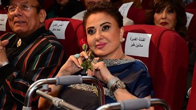 بعد ظهورها تتكئ على مشاية.. مادلين طبر تكشف تفاصيل حالتها: رجلي وارمة وماشية بالمسكنات |خاص بعد ظهورها تتكئ على مشاية.. مادلين طبر تكشف تفاصيل حالتها: رجلي وارمة وماشية بالمسكنات |خاص