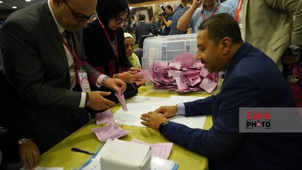 انتخابات نقابة الصحفيين.. فوز شبانة والزناتي وإيمان عوف والشاذلي وعبد المجيد وعبد الحفيظ بعضوية مجلس النقابة انتخابات نقابة الصحفيين.. فوز شبانة والزناتي وإيمان عوف والشاذلي وعبد المجيد وعبد الحفيظ بعضوية مجلس النقابة