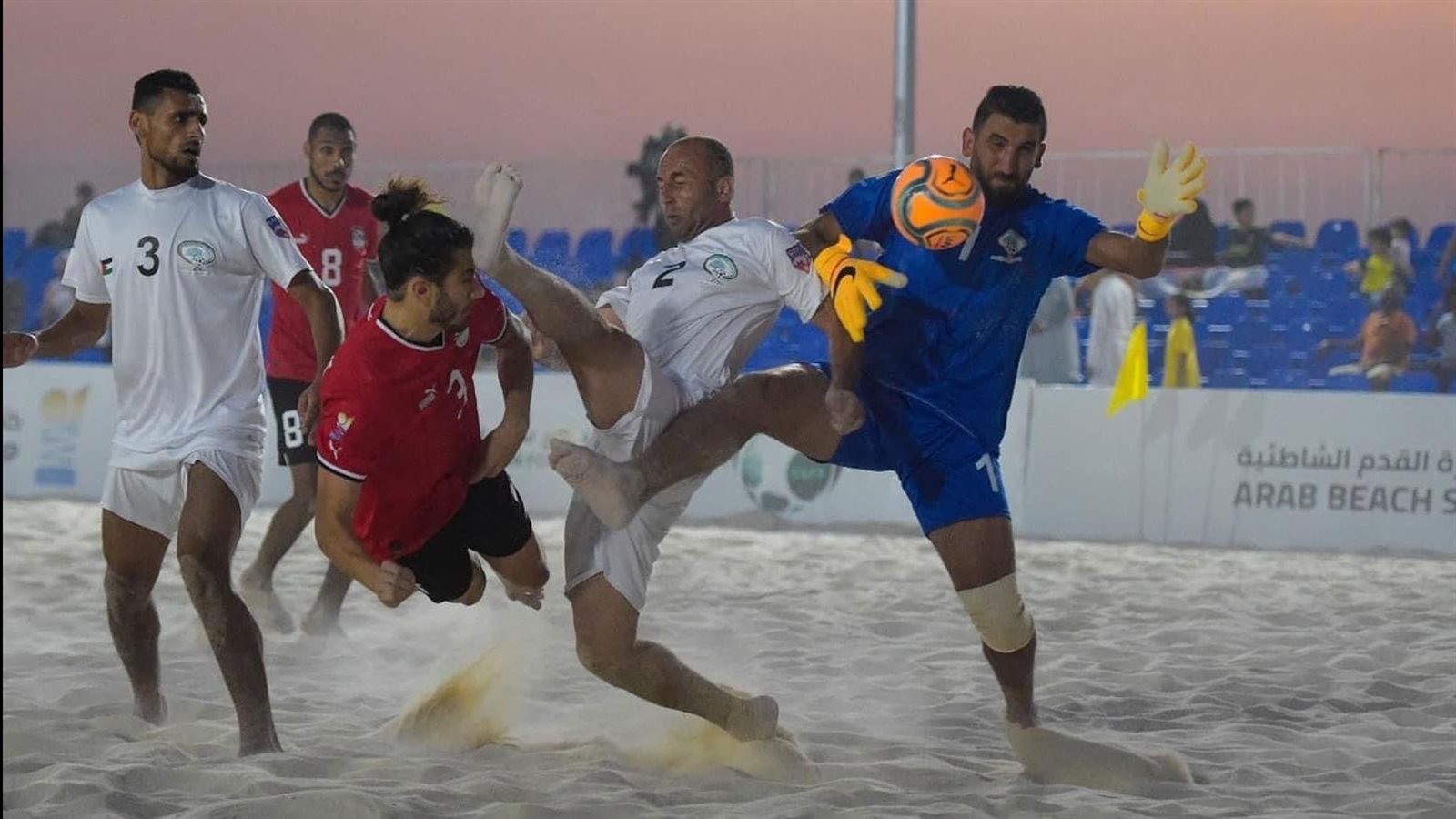 الأهلي يواجه دلفي..وسبورتنج يلتقي أصحاب الجياد بدوري الطائرة الشاطئية الأهلي يواجه دلفي..وسبورتنج يلتقي أصحاب الجياد بدوري الطائرة الشاطئية