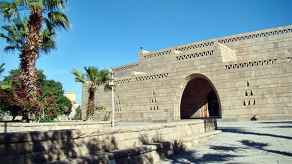 متحف النوبة يعرض قطعة أثرية من الفخار تعود إلى 3500 قبل الميلاد متحف النوبة يعرض قطعة أثرية من الفخار تعود إلى 3500 قبل الميلاد