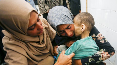 إبادة مستمرة.. استشهاد طفلة جراء سوء التغذية والجفاف بغزة إبادة مستمرة.. استشهاد طفلة جراء سوء التغذية والجفاف بغزة