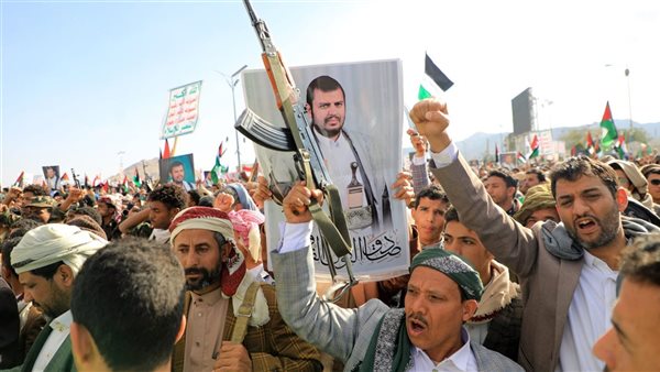 الحوثيون يُعلنون قصف هدف عسكري إسرائيلي في تل أبيب الحوثيون يُعلنون قصف هدف عسكري إسرائيلي في تل أبيب