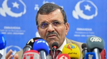 الحكم على رئيس الوزراء التونسي الأسبق بالسجن 34 عامًا.. فماذا فعل من جرائم؟