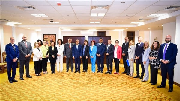 وزير الخارجية: ندين الغارة الإسرائيلية على المنطقة المجاورة للقصر الرئاسي بدمشق وزير الخارجية: ندين الغارة الإسرائيلية على المنطقة المجاورة للقصر الرئاسي بدمشق