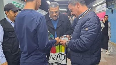 بعد التصديق عليه.. القوي العاملة بالنواب لـ «تحيا مصر»: قانون العمل الجديد ينصف الباعئين الجائلين لأول مرة في التاريخ بعد التصديق عليه.. القوي العاملة بالنواب لـ «تحيا مصر»: قانون العمل الجديد ينصف الباعئين الجائلين لأول مرة في التاريخ