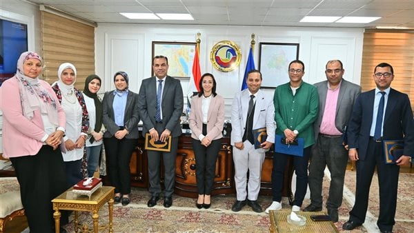 محافظ البحيرة تكرم الفريق الطبي بمستشفى صدر دمنهور الفائز بالجائزة الماسية الدولية محافظ البحيرة تكرم الفريق الطبي بمستشفى صدر دمنهور الفائز بالجائزة الماسية الدولية