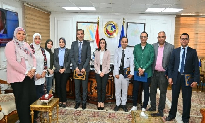 محافظ البحيرة تكرّم الفريق الطبي بمستشفى صدر دمنهور الفاىز بالجائزة الماسية الدولية للجلطات محافظ البحيرة تكرّم الفريق الطبي بمستشفى صدر دمنهور الفاىز بالجائزة الماسية الدولية للجلطات