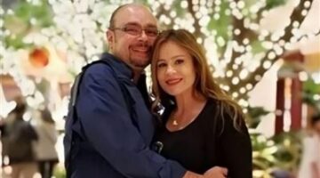كارول سماحة تروي وصية زوجها الراحل خلال مراسم افتتاح مسرحيتها: “قال لي افتحي المسرحية.. وهو دائمًا معي”.