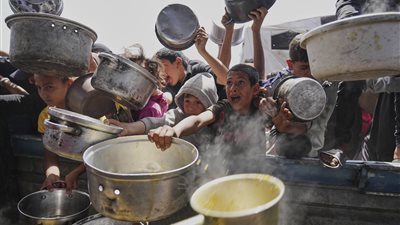 بعيداً عن سيطرة "حماس".. إسرائيل وأمريكا تتفقان على آلية توزيع المساعدات في غزة بعيداً عن سيطرة "حماس".. إسرائيل وأمريكا تتفقان على آلية توزيع المساعدات في غزة