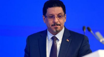 استقالة مفاجئة تهز الحكومة اليمنية: رئيس الوزراء اليمني يغادر منصبه وسط ضغوط سياسية متزايدة