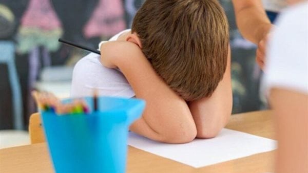 إدارة المدرسة أخدت منه الموبايل.. تلميذ يحاول إنهاء حياته شنقا ببيون المدرسة بالوراق إدارة المدرسة أخدت منه الموبايل.. تلميذ يحاول إنهاء حياته شنقا ببيون المدرسة بالوراق