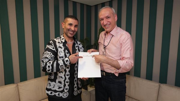 أحمد سعد يتعاقد مع روتانا بحضور سالم الهندى وأسامة رشدى أحمد سعد يتعاقد مع روتانا بحضور سالم الهندى وأسامة رشدى
