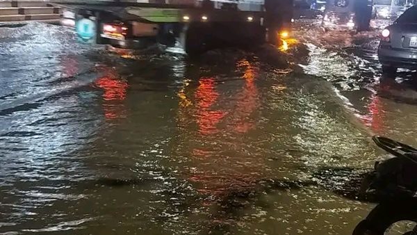 جهود لرفع مياه الأمطار بالتنسيق مع شركة المياه للدفع بالمعدات اللازمة بالمنوفية|صور جهود لرفع مياه الأمطار بالتنسيق مع شركة المياه للدفع بالمعدات اللازمة بالمنوفية|صور