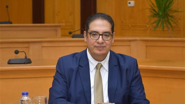 رئيس جامعة القاهرة: نعمل على صياغة الإصدار الثاني للملكية الفكرية وفقا للذكاء الاصطناعي رئيس جامعة القاهرة: نعمل على صياغة الإصدار الثاني للملكية الفكرية وفقا للذكاء الاصطناعي