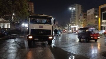 شركة مياه القليوبية تدفع بمعداتها للتعامل مع تجمعات مياه الأمطار  .. صور