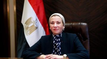 وزيرة البيئة توجه باتخاذ الإجراءات العاجلة لاحتواء تلوث بترولي قرب أبورديس