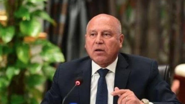 كامل الوزير يعلن بدء تشغيل مصنع جديد لإنتاج قضبان السكك الحديدية كامل الوزير يعلن بدء تشغيل مصنع جديد لإنتاج قضبان السكك الحديدية