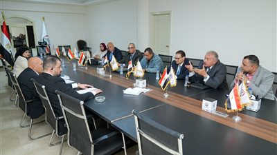 "المجالس المحلية" بـ"الجبهة الوطنية" تضع رؤية لدعم الشباب وتمكينهم وتصور لقانون الإدارة المحلية "المجالس المحلية" بـ"الجبهة الوطنية" تضع رؤية لدعم الشباب وتمكينهم وتصور لقانون الإدارة المحلية