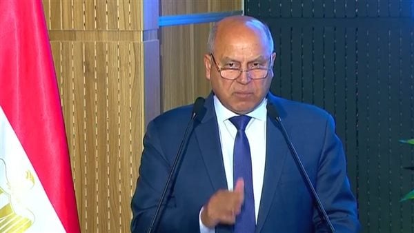 كامل الوزير يطمئن المستثمرين: مفيش حاجة اسمها اقفل واسجن.. الرئيس وجه بعدم إغلاق المصانع كامل الوزير يطمئن المستثمرين: مفيش حاجة اسمها اقفل واسجن.. الرئيس وجه بعدم إغلاق المصانع