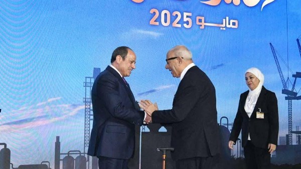 «الجندي»: الأفندي نموذج مشرف للعمل النقابي وتكريمه من الرئيس وسام على صدر الغربية «الجندي»: الأفندي نموذج مشرف للعمل النقابي وتكريمه من الرئيس وسام على صدر الغربية