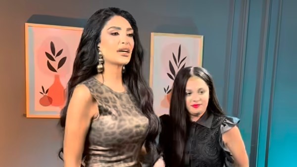 فرق الطول مرعب| فيديو طريف يجمع سالي عبد السلام ورحمة أحمد يشعل السوشيال ميديا فرق الطول مرعب| فيديو طريف يجمع سالي عبد السلام ورحمة أحمد يشعل السوشيال ميديا