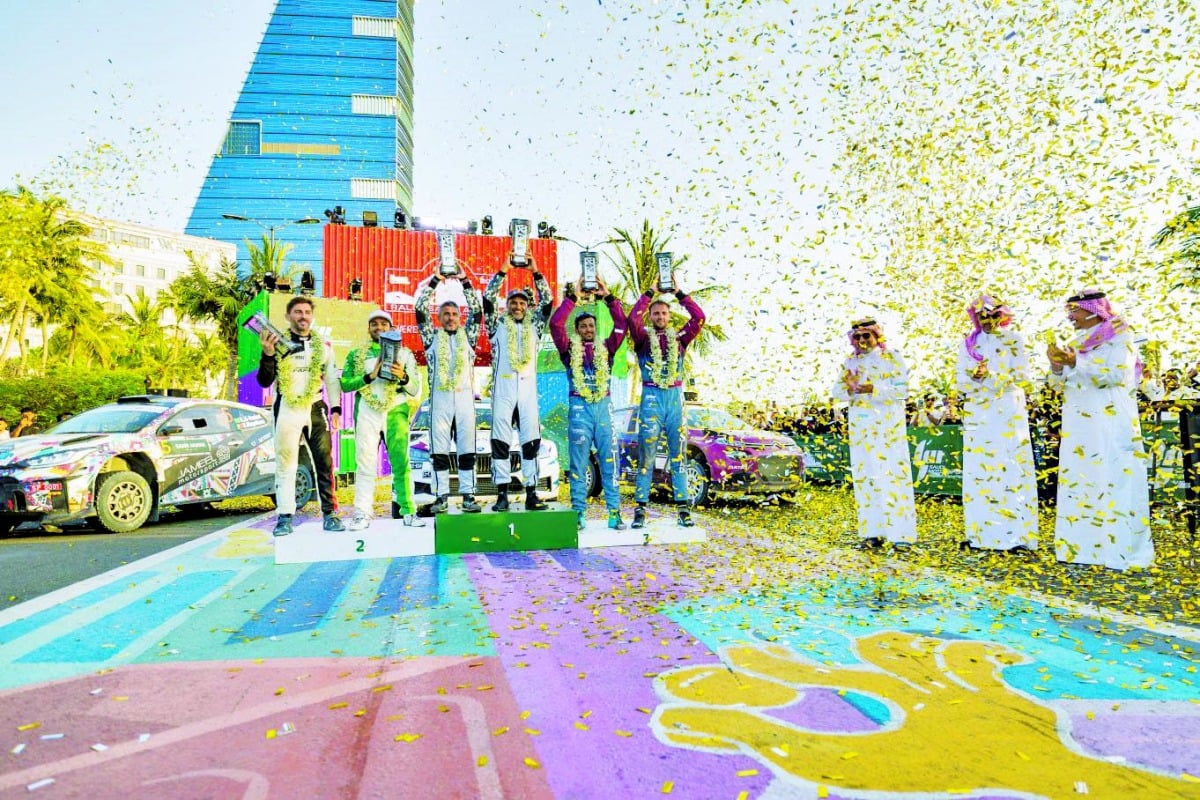 العطية وكاريرا يحققان الفوز في رالي جدة السعودي العطية وكاريرا يحققان الفوز في رالي جدة السعودي