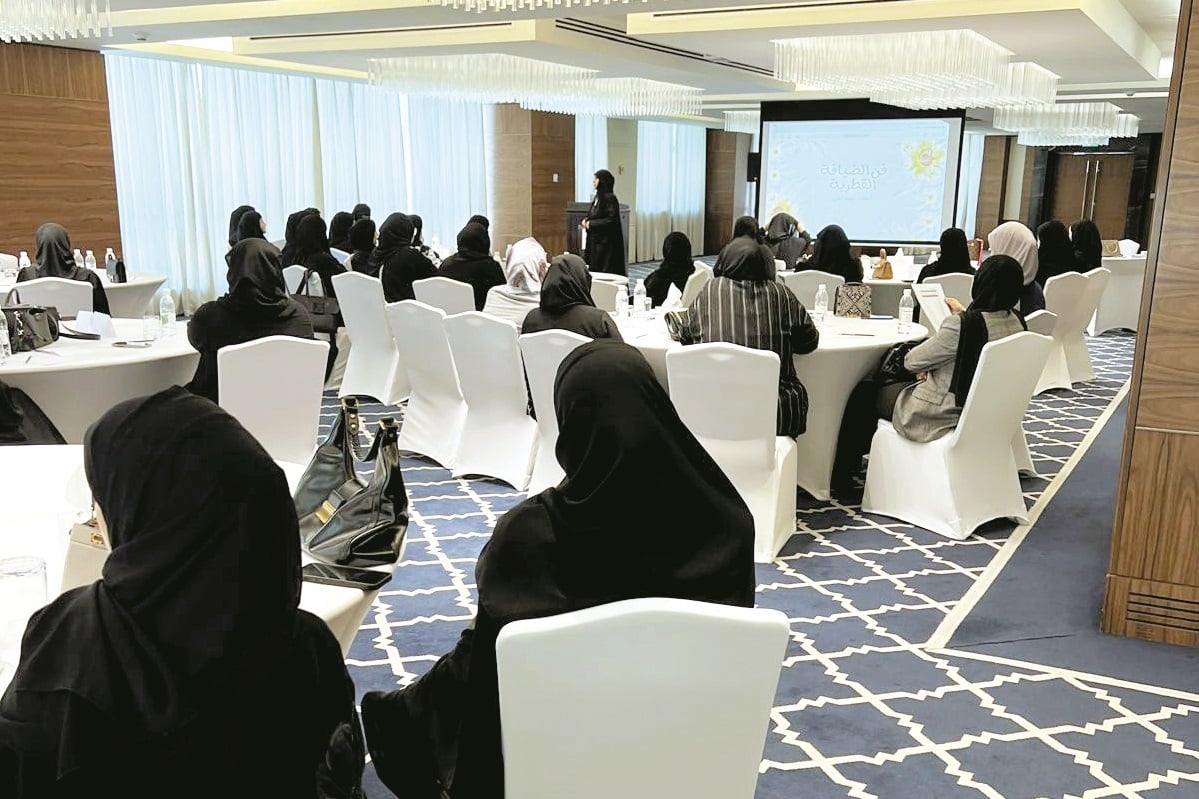 «فن الضيافة والاستقبال» بالدانة للفتيات «فن الضيافة والاستقبال» بالدانة للفتيات