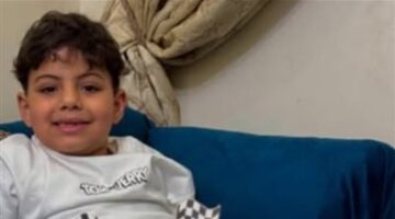 كان ذاهبًا للاحتفال بـ عيد ميلاده.. البلوجر أم خالد تعلن تعرض نجلها خالد لحادث سير