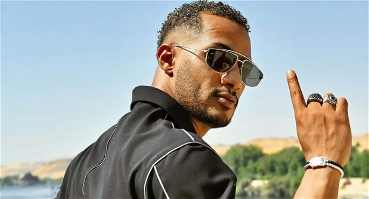 محمد رمضان يثير الجدل بفيديو صلاة داخل طائرته محمد رمضان يثير الجدل بفيديو صلاة داخل طائرته