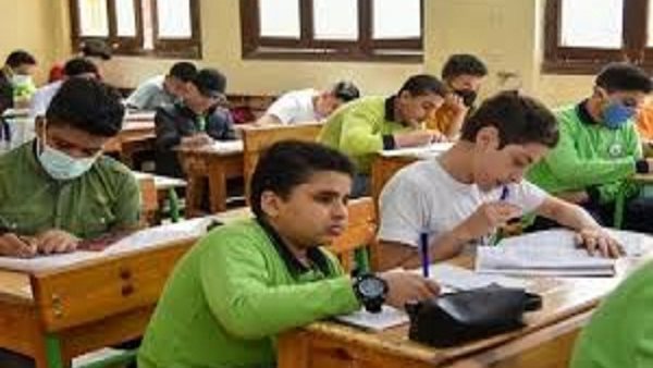 طلاب الصفين الأول والثانى الأزهرى يؤدون امتحانات الفرنساوى والجغرافيا والنحو طلاب الصفين الأول والثانى الأزهرى يؤدون امتحانات الفرنساوى والجغرافيا والنحو