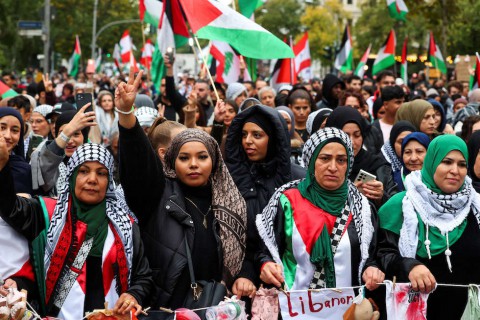 برلين.. توقيف 3 متظاهرين باحتجاج ضد الإبادة الإسرائيلية بغزة برلين.. توقيف 3 متظاهرين باحتجاج ضد الإبادة الإسرائيلية بغزة