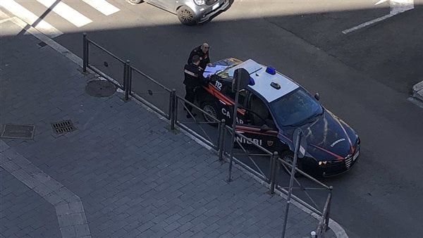 القبض على مصري في إيطاليا بتهمة السرقة ومقاومة رجال الأمن القبض على مصري في إيطاليا بتهمة السرقة ومقاومة رجال الأمن