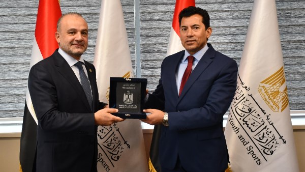 الاتحاد الدولي للسلاح يثني على دعم مصر ويؤكد استعداداته للتعاون الكامل الاتحاد الدولي للسلاح يثني على دعم مصر ويؤكد استعداداته للتعاون الكامل